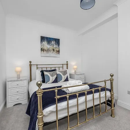 2 Bedroom Flat - With King Sized Beds, Netflix And Sky - Perfect For Contractors, Vacation Guests Or Those Relocating Brighton Exterior photo