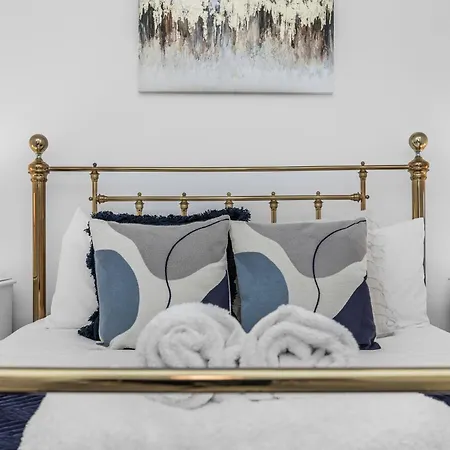 2 Bedroom Flat - With King Sized Beds, Netflix And Sky - Perfect For Contractors, Vacation Guests Or Those Relocating Brighton Exterior photo