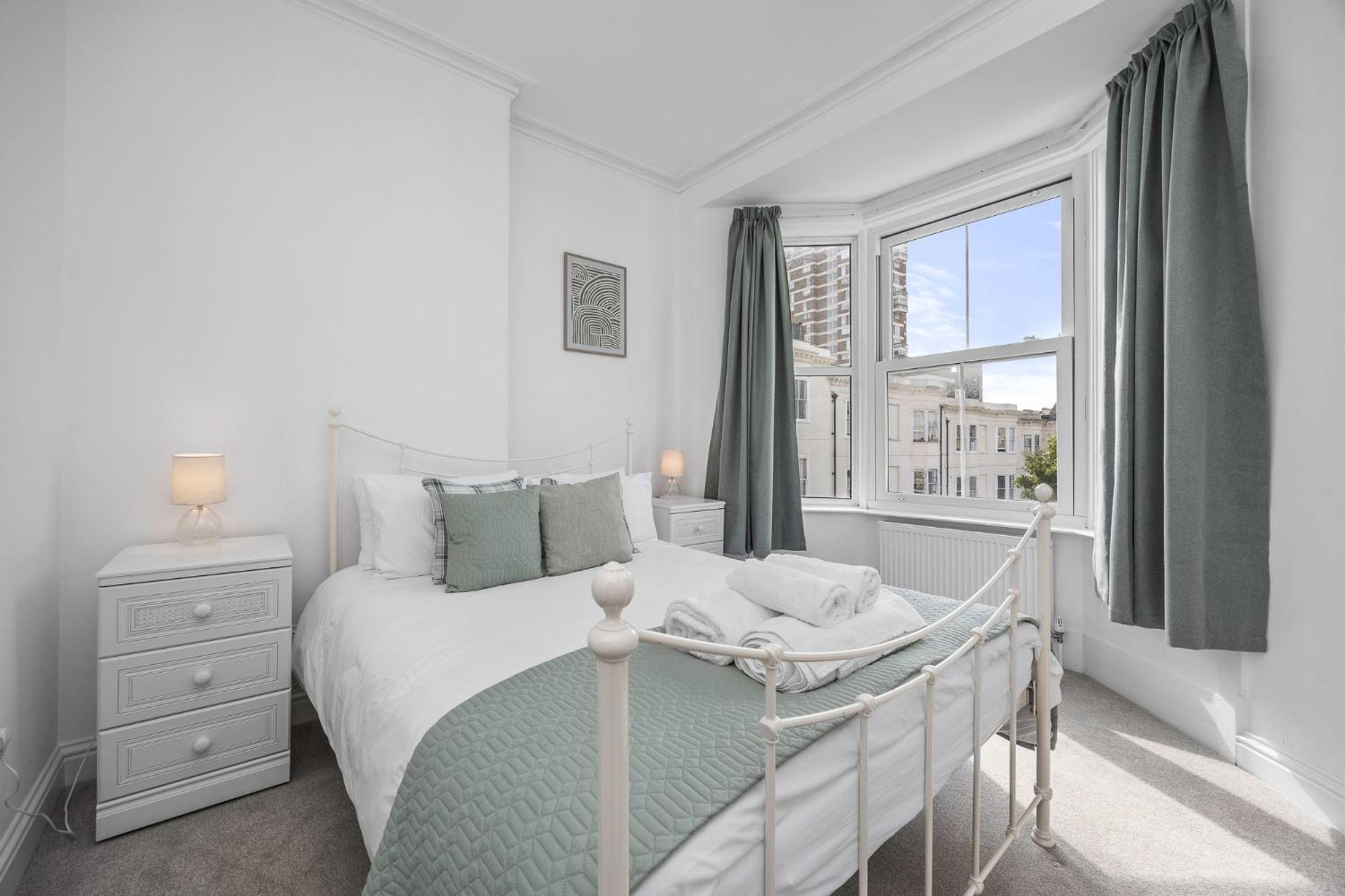 Appartamento 2 Bedroom Flat - With King Sized Beds, Netflix And Sky - Perfect For Contractors, Vacation Guests Or Those Relocating *
