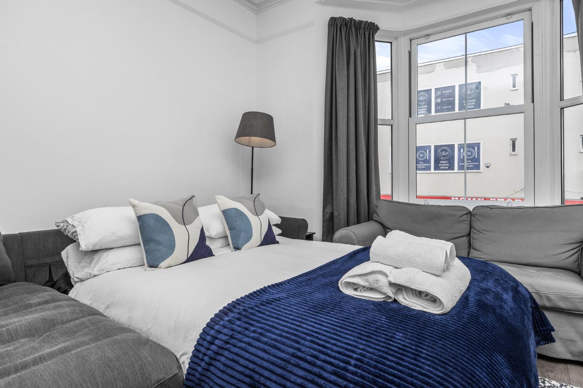 Appartamento 2 Bedroom Flat - With King Sized Beds, Netflix And Sky - Perfect For Contractors, Vacation Guests Or Those Relocating Hove