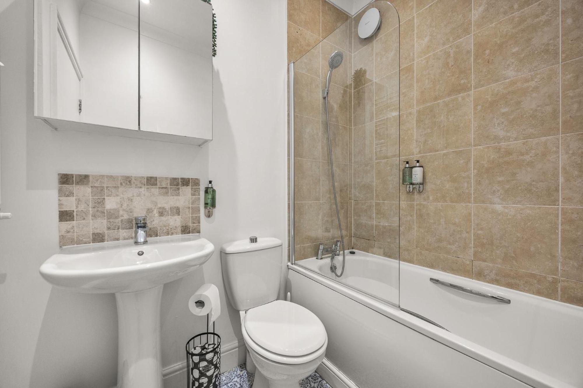 Appartamento 2 Bedroom Flat - With King Sized Beds, Netflix And Sky - Perfect For Contractors, Vacation Guests Or Those Relocating Hove